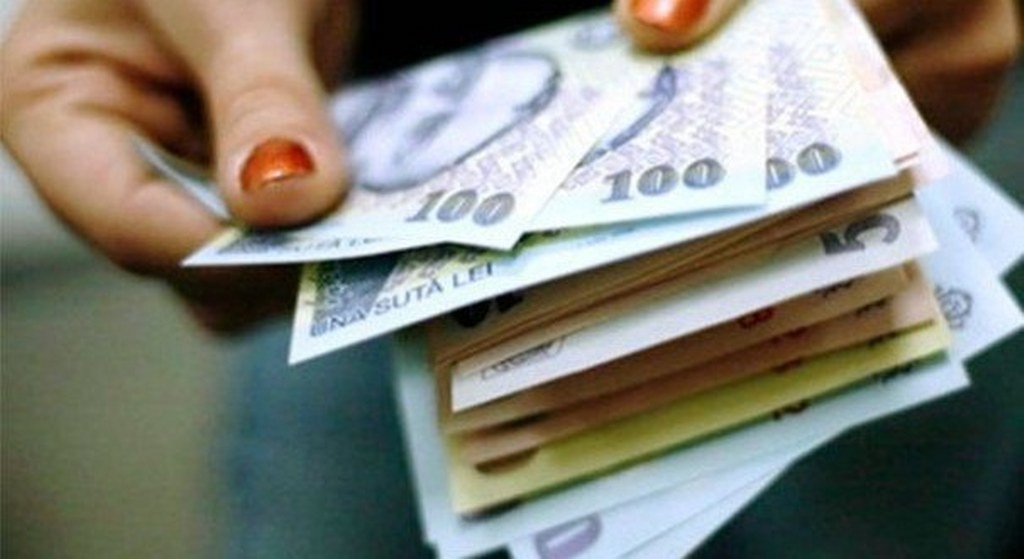 Tinerii ii cer lui Iohannis 500 de euro salarul minim pe economie! Distribuie daca esti deacord!