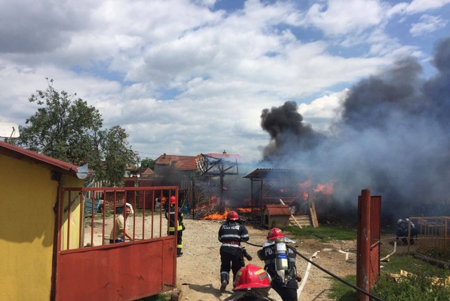 Explozie de butelii in Bihor localitatea Santandrei,s-a soldat cu un ranit!