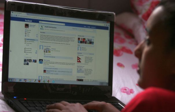 O femeie din Iasi este obligata de Judecatorie sa plateasca daune morale pentru postarile pe Facebook